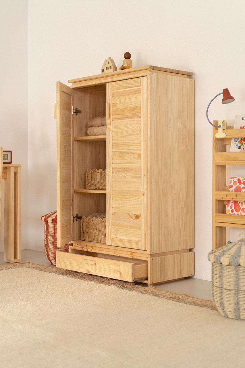 Imagen de ambiente 2 para:Armario bajo de madera natural con caj&oacute;n